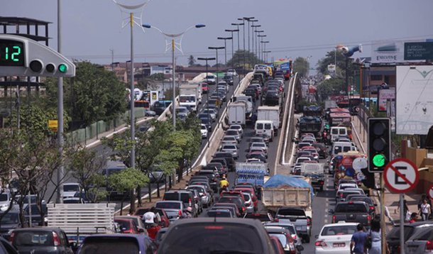 Sefaz prorrogou o prazo de envio do primeiro lote de certidões com dados dos devedores do IPVA – exercícios de 2008 a 2012 – para a Serasa, que executará a inscrição e restrição dos nomes dos proprietários de veículos em débito; são dois mil devedores do imposto, cujo valor não arrecadado chega a R$ 1,5 mi (Foto: Itevaldo Junior) Sefaz prorrogou o prazo de envio do primeiro lote de certidões com dados dos devedores do IPVA – exercícios de 2008 a 2012 – para a Serasa, que executará a inscrição e restrição dos nomes dos proprietários de veículos em débito; são dois mil devedores do imposto, cujo valor não arrecadado chega a R$ 1,5 mi