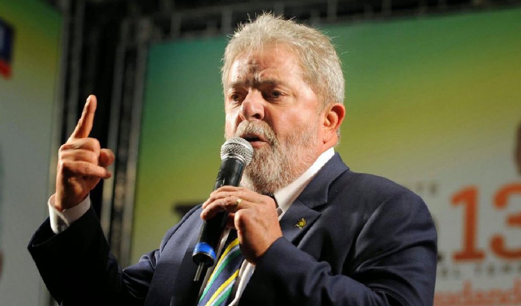 Em nota publicada no Facebook nesta segunda (10), o instituto Lula criticou o ataque sofrido por seis imigrantes haitianos no último dia 1º no Centro de São Paulo; "É muito preocupante que tal fato tenha ocorrido em uma cidade e em um país construídos por trabalhadores de várias nacionalidades e regiões do Brasil", diz; "Consideramos inadmissível qualquer tipo de discriminação e agressão, especialmente voltado àqueles que procuram trabalho e uma vida melhor. Prestamos nossa solidariedade aos feridos e esperamos que as autoridades competentes encontrem os culpados", complementa (Foto: Valter Lima) Em nota publicada no Facebook nesta segunda (10), o instituto Lula criticou o ataque sofrido por seis imigrantes haitianos no último dia 1º no Centro de São Paulo; "É muito preocupante que tal fato tenha ocorrido em uma cidade e em um país construídos por trabalhadores de várias nacionalidades e regiões do Brasil", diz; "Consideramos inadmissível qualquer tipo de discriminação e agressão, especialmente voltado àqueles que procuram trabalho e uma vida melhor. Prestamos nossa solidariedade aos feridos e esperamos que as autoridades competentes encontrem os culpados", complementa
