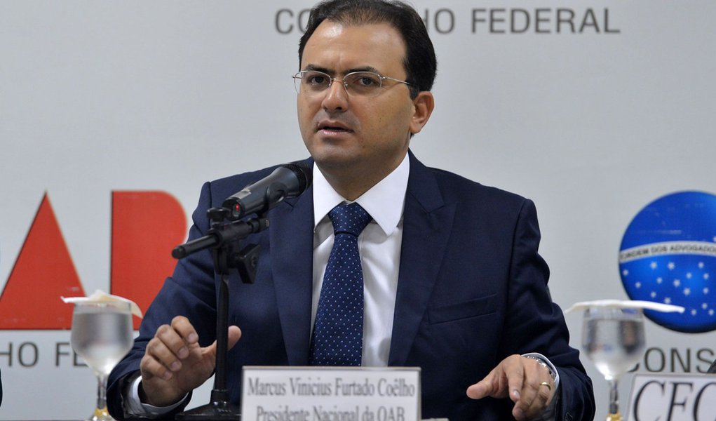 Segundo Marcus Vinicius Furtado Coêlho, lançou, nesta terça-feira, a obra foi lançada em um período peculiar do país: “Vivemos um momento de absoluta importância, de reafirmar as garantias constitucionais para manter a estabilidade política. Para isso, temos, na Constituição Federal, nosso principal instrumento”, afirmou (Foto: Roberta Namour) Segundo Marcus Vinicius Furtado Coêlho, lançou, nesta terça-feira, a obra foi lançada em um período peculiar do país: “Vivemos um momento de absoluta importância, de reafirmar as garantias constitucionais para manter a estabilidade política. Para isso, temos, na Constituição Federal, nosso principal instrumento”, afirmou