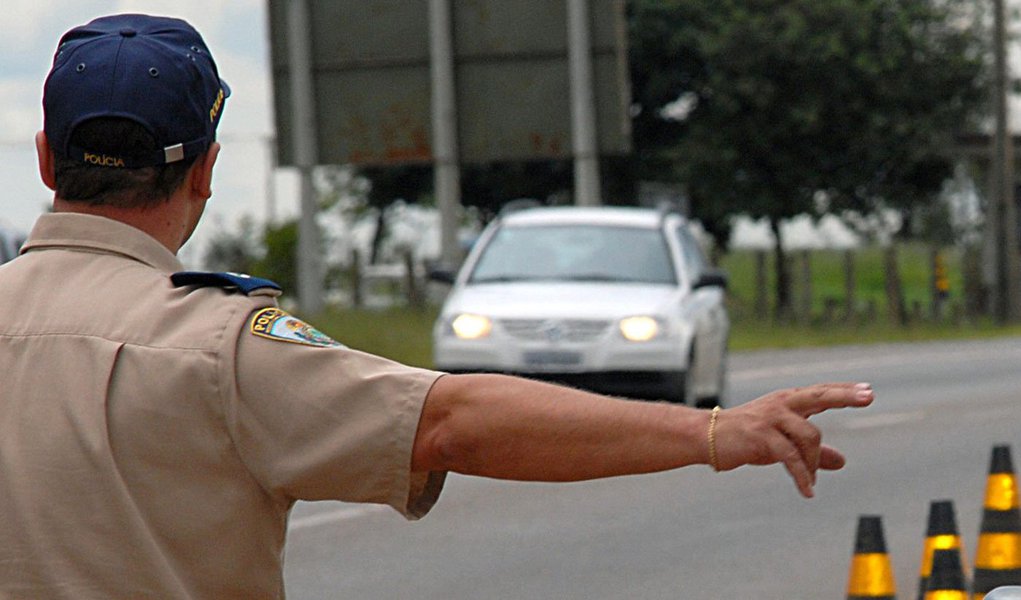 Durante as festas de final de ano foram registrados 6.651 acidentes nas rodovias federais brasileiras e 380 mortes; Em 2012, foram 7.407 acidentes e 420 mortes (Foto: Valter Lima) Durante as festas de final de ano foram registrados 6.651 acidentes nas rodovias federais brasileiras e 380 mortes; Em 2012, foram 7.407 acidentes e 420 mortes