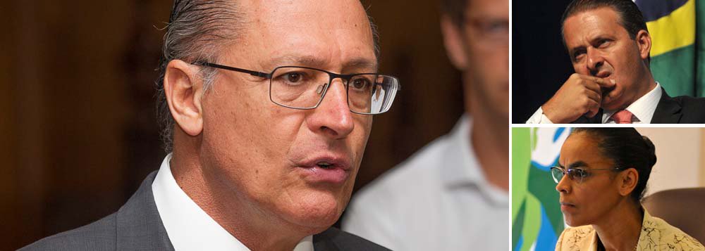 Governador de São Paulo declarou nesta segunda-feira que ainda não é o momento para se discutir alianças para as eleições de outubro; "Essas questões de alianças são o final do processo", afirmou; tucano tenta apoio do PSB de Eduardo Campos para sua campanha à reeleição, mas Marina Silva é contra e defende lançar nome próprio pelo partido; sobre o veto, Geraldo Alckmin disse ter apreço e admiração por Marina e que respeitará "qualquer que seja a decisão" do PSB sobre o assunto (Foto: Gisele Federicce) Governador de São Paulo declarou nesta segunda-feira que ainda não é o momento para se discutir alianças para as eleições de outubro; "Essas questões de alianças são o final do processo", afirmou; tucano tenta apoio do PSB de Eduardo Campos para sua campanha à reeleição, mas Marina Silva é contra e defende lançar nome próprio pelo partido; sobre o veto, Geraldo Alckmin disse ter apreço e admiração por Marina e que respeitará "qualquer que seja a decisão" do PSB sobre o assunto