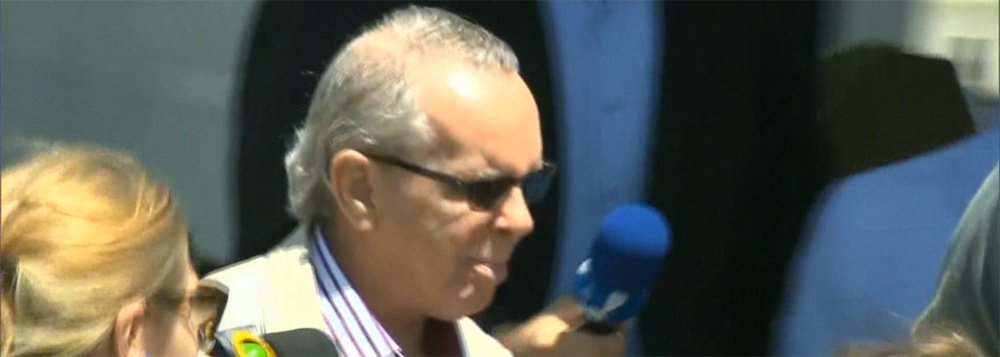 Adarico Negromonte Filho é o irmão mais velho do ex-ministro das Cidades Mário Negromonte e trabalhava para o doleiro Alberto Youssef, apontado como líder do esquema de lavagem de dinheiro e desvios de recursos públicos; de acordo com a Polícia Federal, Adarico tinha como função levar dinheiro do escritório do doleiro até os agentes públicos e a partidos políticos (Foto: Leonardo Lucena) Adarico Negromonte Filho é o irmão mais velho do ex-ministro das Cidades Mário Negromonte e trabalhava para o doleiro Alberto Youssef, apontado como líder do esquema de lavagem de dinheiro e desvios de recursos públicos; de acordo com a Polícia Federal, Adarico tinha como função levar dinheiro do escritório do doleiro até os agentes públicos e a partidos políticos