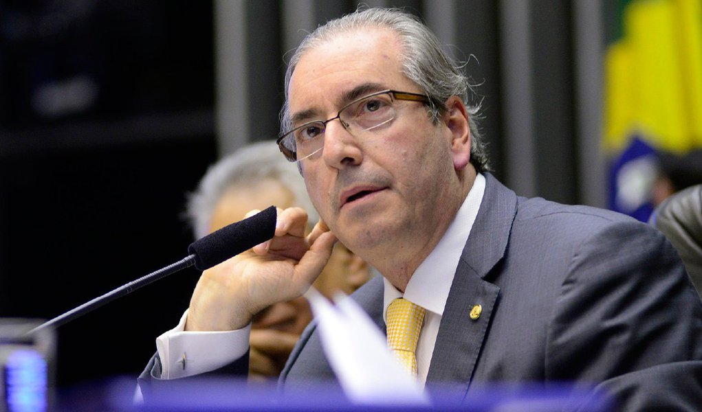 Numa referência indireta à Agenda Brasil, o presidente da Câmara disse que a Casa não tem "pré-disposição" em retardar qualquer matéria; o peemedebista voltou a criticar a articulação em torno das propostas do presidente do Senado, Renan Calheiros (PMDB-AL); "A melhor contribuição que o Senado poderia ter dado ontem era ter votado o projeto de desoneração. Isto ajudaria mais o ajuste fiscal do que a discussão", afirmou (Foto: Aquiles Lins) Numa referência indireta à Agenda Brasil, o presidente da Câmara disse que a Casa não tem "pré-disposição" em retardar qualquer matéria; o peemedebista voltou a criticar a articulação em torno das propostas do presidente do Senado, Renan Calheiros (PMDB-AL); "A melhor contribuição que o Senado poderia ter dado ontem era ter votado o projeto de desoneração. Isto ajudaria mais o ajuste fiscal do que a discussão", afirmou