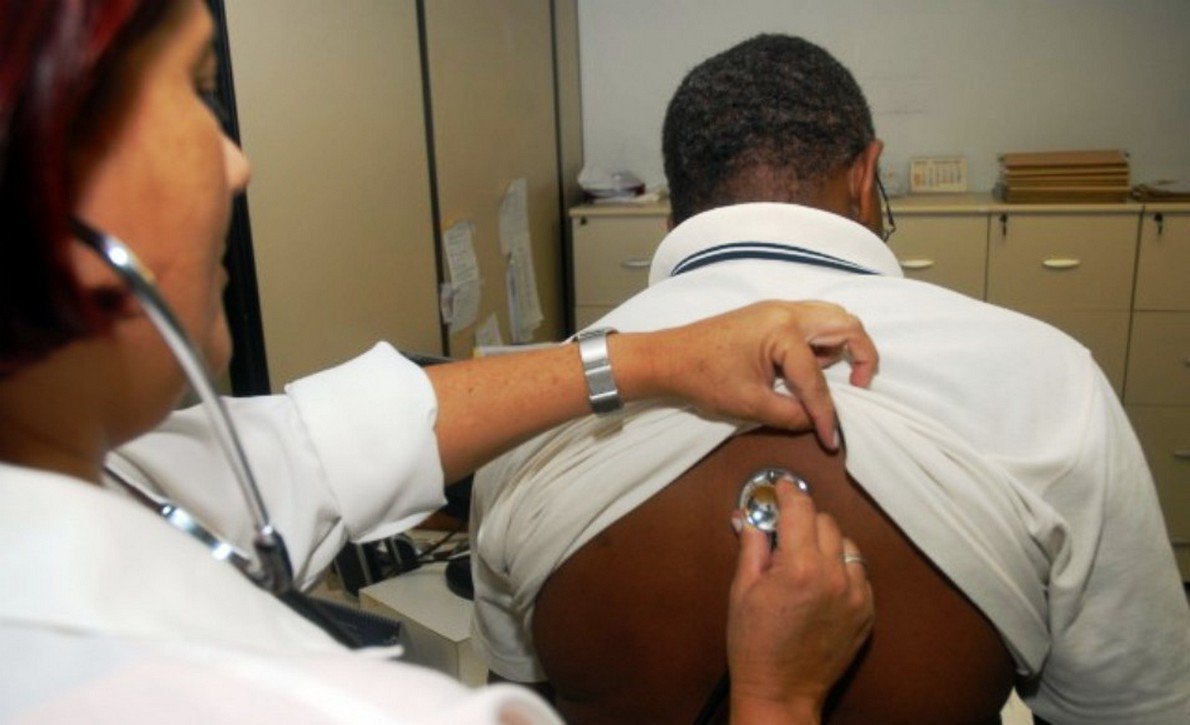 Para amenizar crise no sistema de saúde do Distrito Federal, secretaria anunciou chamamento de 443 profissionais aprovados em regime seletivo simplificado; serão mais 30 anestesistas, 60 pediatras, 40 cardiologistas, 90 clínicos, cinco cirurgiões pediátricos, 25 médicos da família, 50 ginecologistas, 10 hematologistas, 30 para especialistas para atuarem em UTI adulto e outros 30 em UTI neonatal (Foto: José Barbacena) Para amenizar crise no sistema de saúde do Distrito Federal, secretaria anunciou chamamento de 443 profissionais aprovados em regime seletivo simplificado; serão mais 30 anestesistas, 60 pediatras, 40 cardiologistas, 90 clínicos, cinco cirurgiões pediátricos, 25 médicos da família, 50 ginecologistas, 10 hematologistas, 30 para especialistas para atuarem em UTI adulto e outros 30 em UTI neonatal