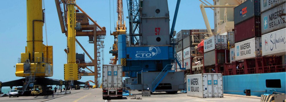 O governo do Maranhão alcançou, no primeiro trimestre deste ano, 4,31 milhões de cargas movimentadas, um índice 25% maior em relação ao mesmo período do ano passado; na gestão financeira a empresa registrou um crescimento de 28,7% nas receitas operacionais, e uma redução de 36,9% em custos e despesas; como consequência, a rentabilidade saiu de R$ 100 mil em 2014 para R$ 11,1 milhões em 2015, ou seja, mais de 11.000% de lucratividade;os dados da Empresa Maranhense de Administração Portuária (Emap) (Foto: Leonardo Lucena) O governo do Maranhão alcançou, no primeiro trimestre deste ano, 4,31 milhões de cargas movimentadas, um índice 25% maior em relação ao mesmo período do ano passado; na gestão financeira a empresa registrou um crescimento de 28,7% nas receitas operacionais, e uma redução de 36,9% em custos e despesas; como consequência, a rentabilidade saiu de R$ 100 mil em 2014 para R$ 11,1 milhões em 2015, ou seja, mais de 11.000% de lucratividade;os dados da Empresa Maranhense de Administração Portuária (Emap)