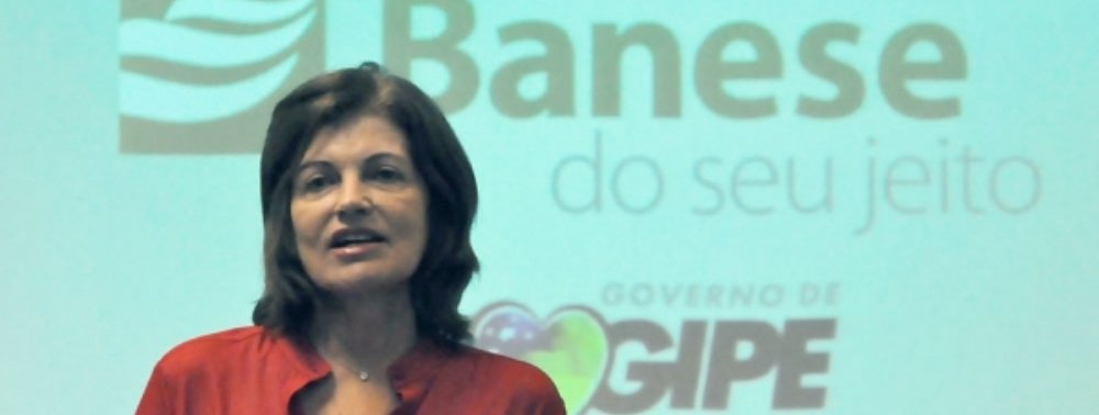 A presidente do Banco do Estado de Sergipe, Vera Lúcia Oliveira, faz um balanço do ano de 2013, que ela avalia como "positivo"; "Diferente do que aconteceu com a maioria dos bancos públicos estaduais, que foi privatizada, liquidada ou federalizada, o Banese se mantém como instituição financeira pública estadual sólida e rentável. Há mais de meio século, o Banese contribui incessantemente para o desenvolvimento econômico do Estado de Sergipe", disse (Foto: Valter Lima) A presidente do Banco do Estado de Sergipe, Vera Lúcia Oliveira, faz um balanço do ano de 2013, que ela avalia como "positivo"; "Diferente do que aconteceu com a maioria dos bancos públicos estaduais, que foi privatizada, liquidada ou federalizada, o Banese se mantém como instituição financeira pública estadual sólida e rentável. Há mais de meio século, o Banese contribui incessantemente para o desenvolvimento econômico do Estado de Sergipe", disse