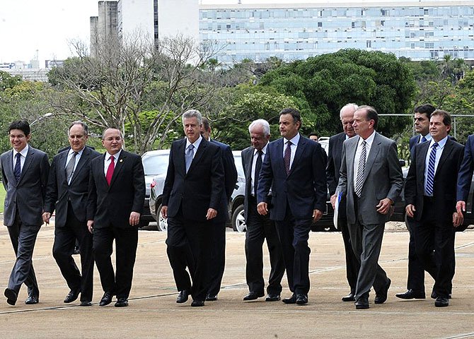 Os 51 milhões que rejeitaram o projeto petista têm o direito, e nós, parlamentares de oposição, temos o dever de defender um outro caminho para o nosso amado Brasil (Foto: Onyx Lorenzoni) Os 51 milhões que rejeitaram o projeto petista têm o direito, e nós, parlamentares de oposição, temos o dever de defender um outro caminho para o nosso amado Brasil