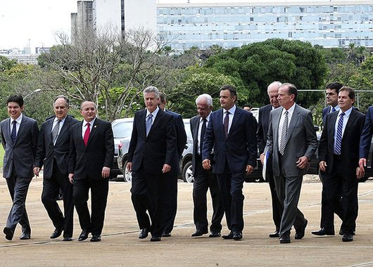 Os 51 milhões que rejeitaram o projeto petista têm o direito, e nós, parlamentares de oposição, temos o dever de defender um outro caminho para o nosso amado Brasil (Foto: Onyx Lorenzoni) Os 51 milhões que rejeitaram o projeto petista têm o direito, e nós, parlamentares de oposição, temos o dever de defender um outro caminho para o nosso amado Brasil