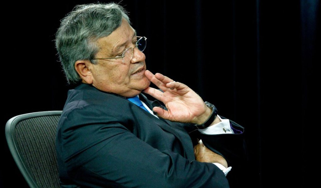 Presidente da sigla, Benito Gama, que ocupa a vice-presidência de Governo do Banco do Brasil, disse ao ministro da Casa Civil, Aloizio Mercadante, que “o fato de o partido não estar mais falando em ministério não interfere no apoio que continuará dando ao governo: “Temos um compromisso em relação a isso”, afirmou (Foto: Roberta Namour) Presidente da sigla, Benito Gama, que ocupa a vice-presidência de Governo do Banco do Brasil, disse ao ministro da Casa Civil, Aloizio Mercadante, que “o fato de o partido não estar mais falando em ministério não interfere no apoio que continuará dando ao governo: “Temos um compromisso em relação a isso”, afirmou