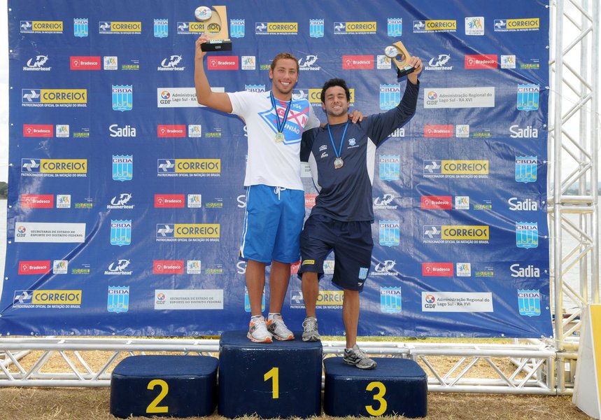 Lago Paranoá recebeu neste domingo a 6ª Etapa do Campeonato Brasileiro de Maratonas Aquáticas; Samuel de Bona veio de Campo Alegre (RS) e ficou em primeiro lugar na competição (Foto: Gisele Federicce) Lago Paranoá recebeu neste domingo a 6ª Etapa do Campeonato Brasileiro de Maratonas Aquáticas; Samuel de Bona veio de Campo Alegre (RS) e ficou em primeiro lugar na competição