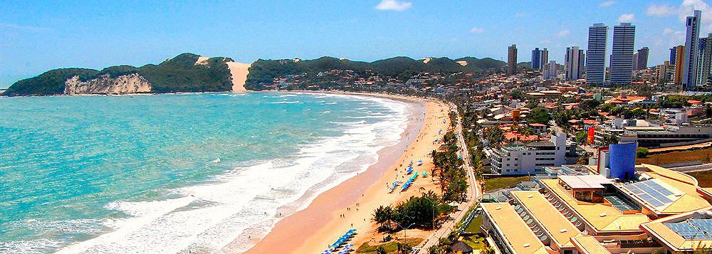 O setor de serviços do Brasil deixou para trás quatro meses de contração e cresceu com força em fevereiro; o Índice de Gerentes de Compras (PMI, sigla em inglês), divulgado nesta quarta-feira, 4, subiu a 52,3 em fevereiro, ante 48,4 em janeiro, indo acima da marca de 50 que separa crescimento de contração pela primeira vez em cinco meses; índice é o mais alto em 15 meses; destaque ficou para a categoria de Hotéis e Restaurantes (Foto: Paulo Emílio) O setor de serviços do Brasil deixou para trás quatro meses de contração e cresceu com força em fevereiro; o Índice de Gerentes de Compras (PMI, sigla em inglês), divulgado nesta quarta-feira, 4, subiu a 52,3 em fevereiro, ante 48,4 em janeiro, indo acima da marca de 50 que separa crescimento de contração pela primeira vez em cinco meses; índice é o mais alto em 15 meses; destaque ficou para a categoria de Hotéis e Restaurantes