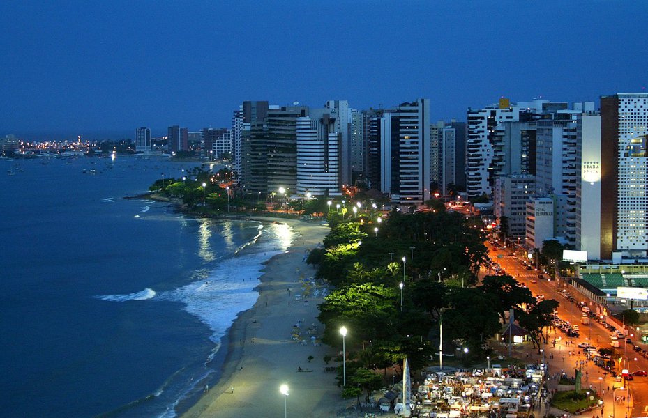 A cidade comemora o aniversário com programação no aterrinho da Praia de Iracema, que contará com Arena Infantil, apresentação de artistas locais cantando clássicos de compositores cearenses e show da cantora Vanessa da Mata. A prefeitura municipal e o governo do Estado decretaram ponto facultativo nesta segunda-feira, 13 de abril (Foto: Renata Paiva) A cidade comemora o aniversário com programação no aterrinho da Praia de Iracema, que contará com Arena Infantil, apresentação de artistas locais cantando clássicos de compositores cearenses e show da cantora Vanessa da Mata. A prefeitura municipal e o governo do Estado decretaram ponto facultativo nesta segunda-feira, 13 de abril