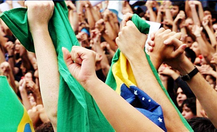 É a hora de colocar a juventude no centro do projeto de desenvolvimento e efetivamente assegurar prioridade nesta agenda, aproveitando o bônus demográfico e toda criatividade e potência da maior geração de jovens da história (Foto: Gabriel Medina) É a hora de colocar a juventude no centro do projeto de desenvolvimento e efetivamente assegurar prioridade nesta agenda, aproveitando o bônus demográfico e toda criatividade e potência da maior geração de jovens da história