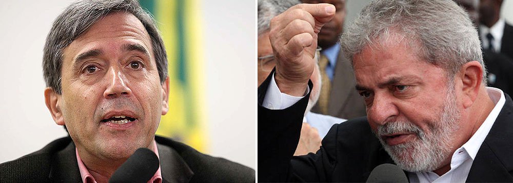 Marco Antonio Villa prevê decadência do PT: “Não conseguirá sobreviver sem estar no aparelho de Estado. Foram 12 anos se locupletando. A derrota petista — e, mais ainda, a derrota de Lula — poderá permitir que o país retome seu rumo. E no futuro os historiadores vão ter muito trabalho para explicar um fato sem paralelo na nossa história: como o Brasil se submeteu durante tantos anos à vontade pessoal de Luiz Inácio Lula da Silva” (Foto: Roberta Namour) Marco Antonio Villa prevê decadência do PT: “Não conseguirá sobreviver sem estar no aparelho de Estado. Foram 12 anos se locupletando. A derrota petista — e, mais ainda, a derrota de Lula — poderá permitir que o país retome seu rumo. E no futuro os historiadores vão ter muito trabalho para explicar um fato sem paralelo na nossa história: como o Brasil se submeteu durante tantos anos à vontade pessoal de Luiz Inácio Lula da Silva”