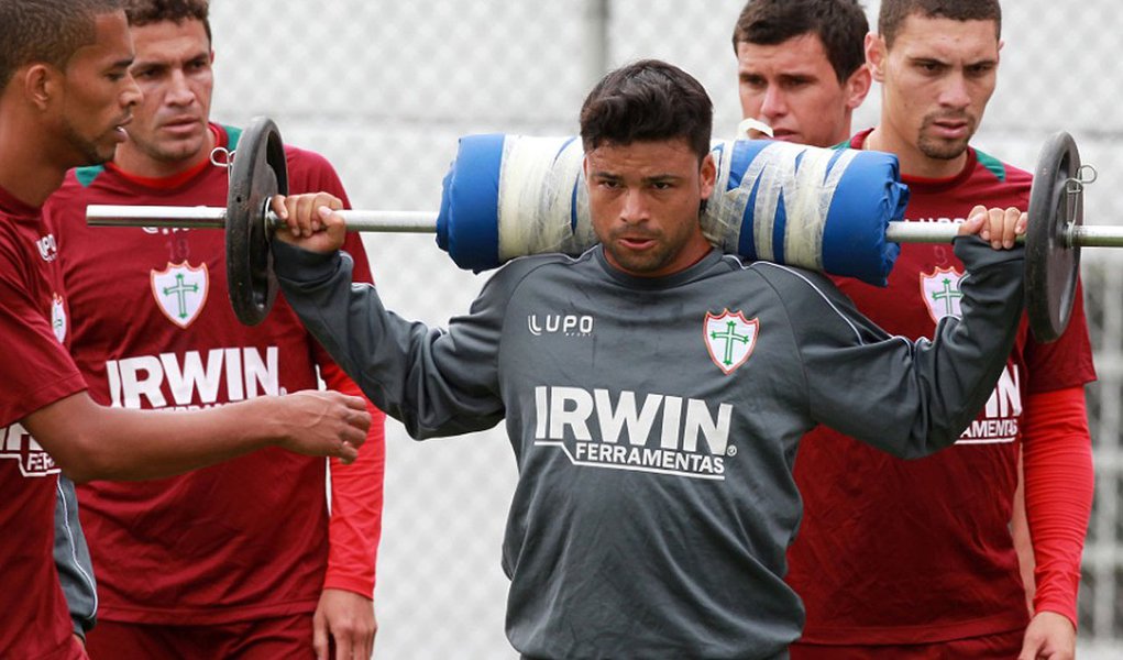 O clube foi punido pela escalação irregular de Héverton, na última rodada do campeonato; a defesa da Lusa tentou usar uma brecha no sistema da CBF para mudar sua situação, mas a foi rebatida pelo procurador Paulo Schmitt; o advogado já sinalizou que buscará a Justiça Comum para tentar reverter a decisão (Foto: Roberta Namour) O clube foi punido pela escalação irregular de Héverton, na última rodada do campeonato; a defesa da Lusa tentou usar uma brecha no sistema da CBF para mudar sua situação, mas a foi rebatida pelo procurador Paulo Schmitt; o advogado já sinalizou que buscará a Justiça Comum para tentar reverter a decisão