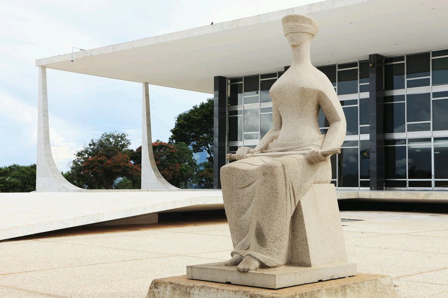 Mesa do Senado ajuizou nesta quinta-feira 29, no Supremo Tribunal Federal, uma ação para que prevaleça o entendimento do Congresso que suspendeu resolução do ano passado do TSE que alterou a composição das bancadas na Câmara e nas assembleias legislativas para as eleições deste ano (Foto: Gisele Federicce) Mesa do Senado ajuizou nesta quinta-feira 29, no Supremo Tribunal Federal, uma ação para que prevaleça o entendimento do Congresso que suspendeu resolução do ano passado do TSE que alterou a composição das bancadas na Câmara e nas assembleias legislativas para as eleições deste ano