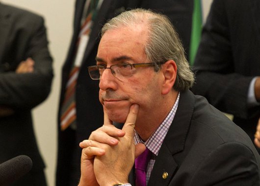 Cunha inovou... Num momento de "pura inspiração 666", sacou (não sabemos o motivo, mas imaginamos) de uma gaveta empoeirada do Congresso, um projeto vergonhoso, a dormitar desde 2004, para torná-lo pauta panaceica do mundo do trabalho tupiniquim (Foto: David Nogueira) Cunha inovou... Num momento de "pura inspiração 666", sacou (não sabemos o motivo, mas imaginamos) de uma gaveta empoeirada do Congresso, um projeto vergonhoso, a dormitar desde 2004, para torná-lo pauta panaceica do mundo do trabalho tupiniquim