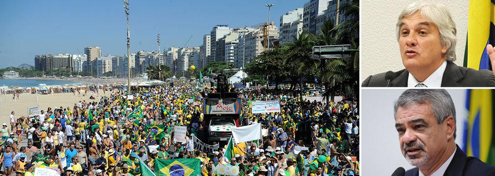 Lideranças do PT no Congresso Nacional observaram que as manifestações contra o governo da presidente Dilma Rousseff realizadas neste domingo (16) registraram uma menor participação popular do que nos protestos de março e abril, além de uma mudança no foco das reivindicações; para o líder do governo no Senado, Delcídio do Amaral (PT-MS), "as pessoas sabem que Dilma foi eleita democraticamente e tem o respaldo do voto popular"; "O fato de serem menores não significa que a insatisfação com o governo diminuiu. Muitas coisas estão começando a ser revertidas, mas ainda é preciso que governo apresente soluções melhores para a economia", disse o líder do PT no Senado, Humberto Costa (PE) (Foto: Paulo Emílio) Lideranças do PT no Congresso Nacional observaram que as manifestações contra o governo da presidente Dilma Rousseff realizadas neste domingo (16) registraram uma menor participação popular do que nos protestos de março e abril, além de uma mudança no foco das reivindicações; para o líder do governo no Senado, Delcídio do Amaral (PT-MS), "as pessoas sabem que Dilma foi eleita democraticamente e tem o respaldo do voto popular"; "O fato de serem menores não significa que a insatisfação com o governo diminuiu. Muitas coisas estão começando a ser revertidas, mas ainda é preciso que governo apresente soluções melhores para a economia", disse o líder do PT no Senado, Humberto Costa (PE)