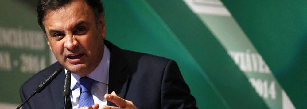 Para ele, a proposta do presidente do Senado, Renan Calheiros (PMDB) é um castelo de cartas: “Daqui a duas semanas essa agenda vai estar desmoralizada”, proclama; diz ainda que o governo Dilma acabou e a presidente não concluirá o mandato; segundo o jornalista Ilimar Franco, a Agenda de Renan desarmou o golpismo de Aécio: “tucanos não têm como dizer não à agenda, que interessa ao setor produtivo; se o fizerem, ficarão marcados como um grupo político que coloca seus interesses pessoais acima dos interesses do País” (Foto: Roberta Namour) Para ele, a proposta do presidente do Senado, Renan Calheiros (PMDB) é um castelo de cartas: “Daqui a duas semanas essa agenda vai estar desmoralizada”, proclama; diz ainda que o governo Dilma acabou e a presidente não concluirá o mandato; segundo o jornalista Ilimar Franco, a Agenda de Renan desarmou o golpismo de Aécio: “tucanos não têm como dizer não à agenda, que interessa ao setor produtivo; se o fizerem, ficarão marcados como um grupo político que coloca seus interesses pessoais acima dos interesses do País”