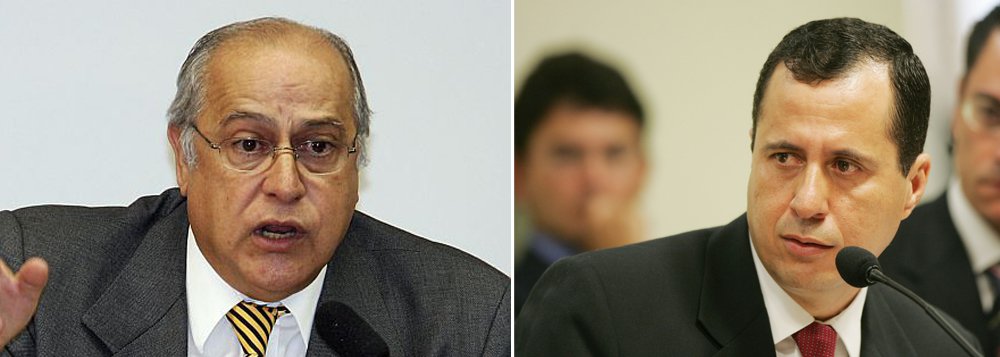 O governo do DF cumpriu nesta segunda ordem de transferência do ex-deputado Romeu Queiroz e do ex-vice-presidente do Banco Rural, Roberto Salgado, para Minas Gerais, onde cumprirão suas penas por condenação na Ação Penal 470; os dois estavam presos em alas diferentes do Complexo Penitenciário da Papuda, em Brasília; Queiroz será enviado para o presídio José Maria de Alckmin, no município de Ribeirão das Neves; Roberto Salgado cumprirá pena no presídio de Nelson Hungria, em Contagem, região metropolitana de BH (Foto: Romulo Faro) O governo do DF cumpriu nesta segunda ordem de transferência do ex-deputado Romeu Queiroz e do ex-vice-presidente do Banco Rural, Roberto Salgado, para Minas Gerais, onde cumprirão suas penas por condenação na Ação Penal 470; os dois estavam presos em alas diferentes do Complexo Penitenciário da Papuda, em Brasília; Queiroz será enviado para o presídio José Maria de Alckmin, no município de Ribeirão das Neves; Roberto Salgado cumprirá pena no presídio de Nelson Hungria, em Contagem, região metropolitana de BH