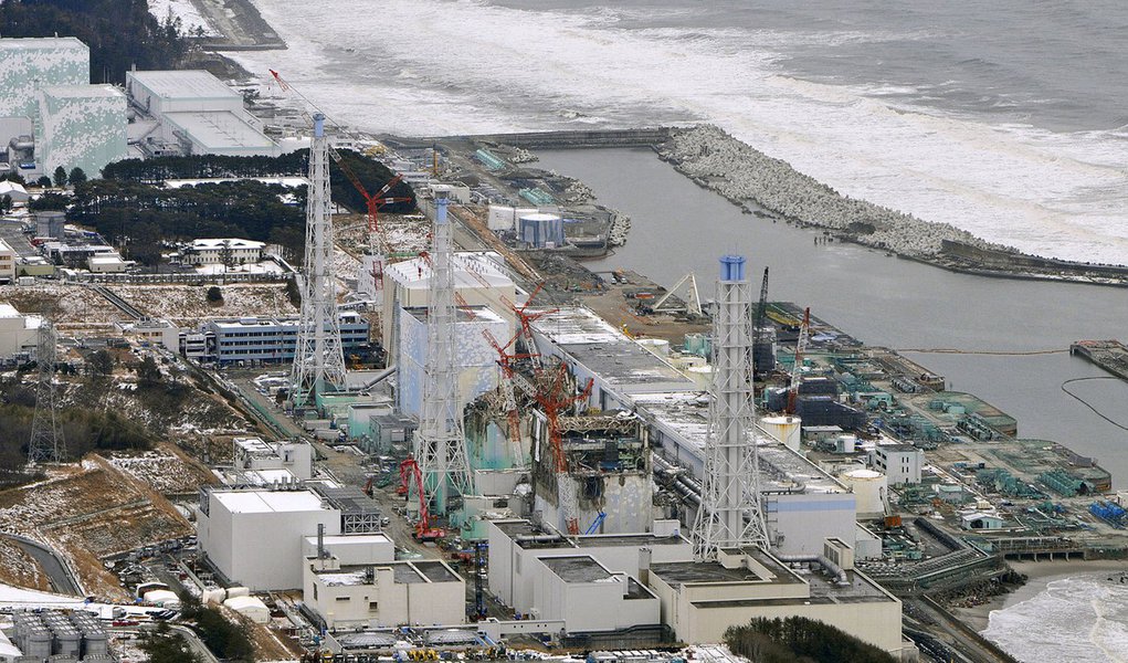 Primeiro reator nuclear foi reativado no Japão, mais de quatro anos depois do acidente na central de Fukushima, que suspendeu a atividade em todas as centrais do país desde setembro de 2013; "O reator número 1 da central de Sendai – a 1 mil quilômetros a sudoeste de Tóquio – foi religado às 10h30 locais (22h30 de ontem em Brasília), disse um porta-voz da empresa Kyushu Electric Powe; tremor de magnitude 9 na escala Richter e consequente tsunami, em 11 de março de 2011, deixaram mais de 18 mil mortos e desaparecidos e causaram na central de Fukushima Daiichi o pior acidente nuclear desde Chernobil, na Ucrânia, em 1986 (Foto: Paulo Emílio) Primeiro reator nuclear foi reativado no Japão, mais de quatro anos depois do acidente na central de Fukushima, que suspendeu a atividade em todas as centrais do país desde setembro de 2013; "O reator número 1 da central de Sendai – a 1 mil quilômetros a sudoeste de Tóquio – foi religado às 10h30 locais (22h30 de ontem em Brasília), disse um porta-voz da empresa Kyushu Electric Powe; tremor de magnitude 9 na escala Richter e consequente tsunami, em 11 de março de 2011, deixaram mais de 18 mil mortos e desaparecidos e causaram na central de Fukushima Daiichi o pior acidente nuclear desde Chernobil, na Ucrânia, em 1986