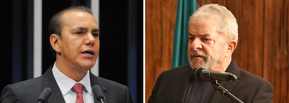 O senador Ataídes Oliveira (PSDB) fez um duro discurso contra o ex-presidente Lula nessa terça-feira, 23, no Senado; na opinião do senador tucano, Lula quer passar para a presidente Dilma a culpa pela crise política e econômica que o Brasil atravessa hoje; "Lula hoje é um homem ameaçado, acuado, que dorme com medo de ser acordado pela Polícia Federal na porta da sua casa", afirmou (Foto: Aquiles Lins) O senador Ataídes Oliveira (PSDB) fez um duro discurso contra o ex-presidente Lula nessa terça-feira, 23, no Senado; na opinião do senador tucano, Lula quer passar para a presidente Dilma a culpa pela crise política e econômica que o Brasil atravessa hoje; "Lula hoje é um homem ameaçado, acuado, que dorme com medo de ser acordado pela Polícia Federal na porta da sua casa", afirmou