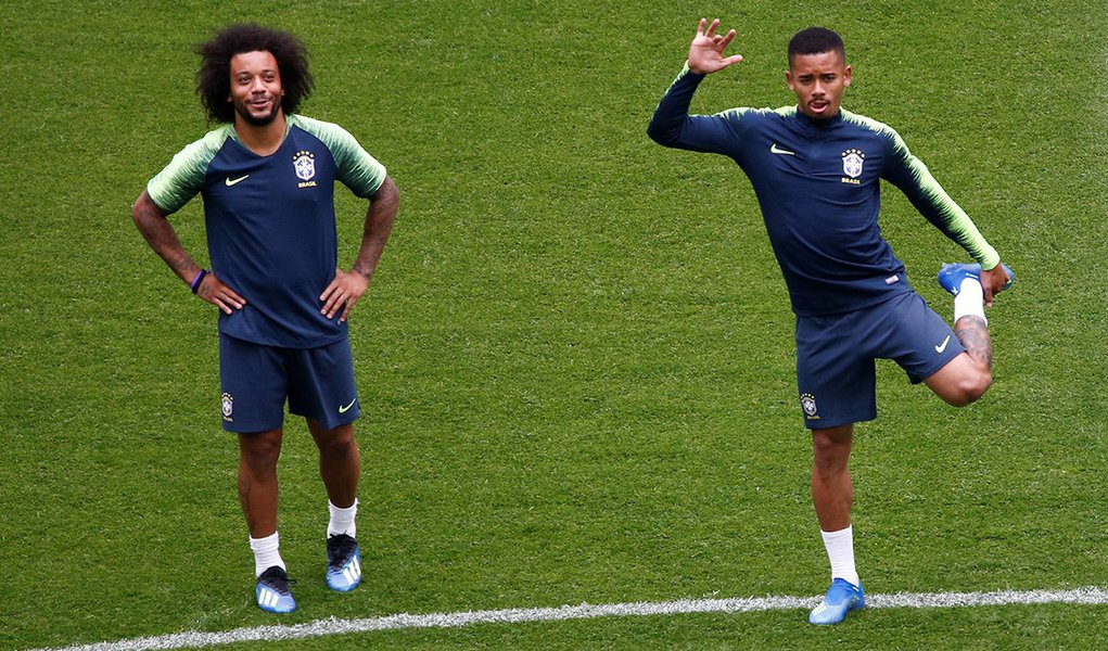 Tite chama de volta Gabriel Jesus e Marcelo (Foto: REUTERS/Anton Vaganov) Tite chama de volta Gabriel Jesus e Marcelo