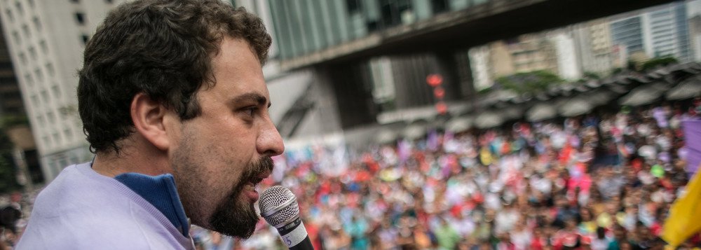 Boulos: temos que ter a comunicação como direito humano Boulos: temos que ter a comunicação como direito humano