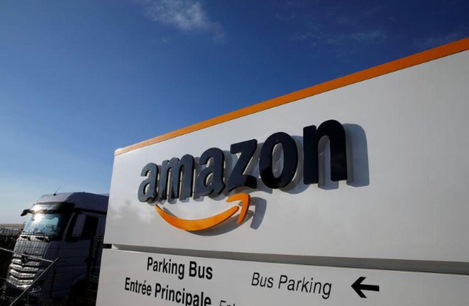 Amazon investiga suposto vazamento de dados de funcionários por suborno Amazon investiga suposto vazamento de dados de funcionários por suborno