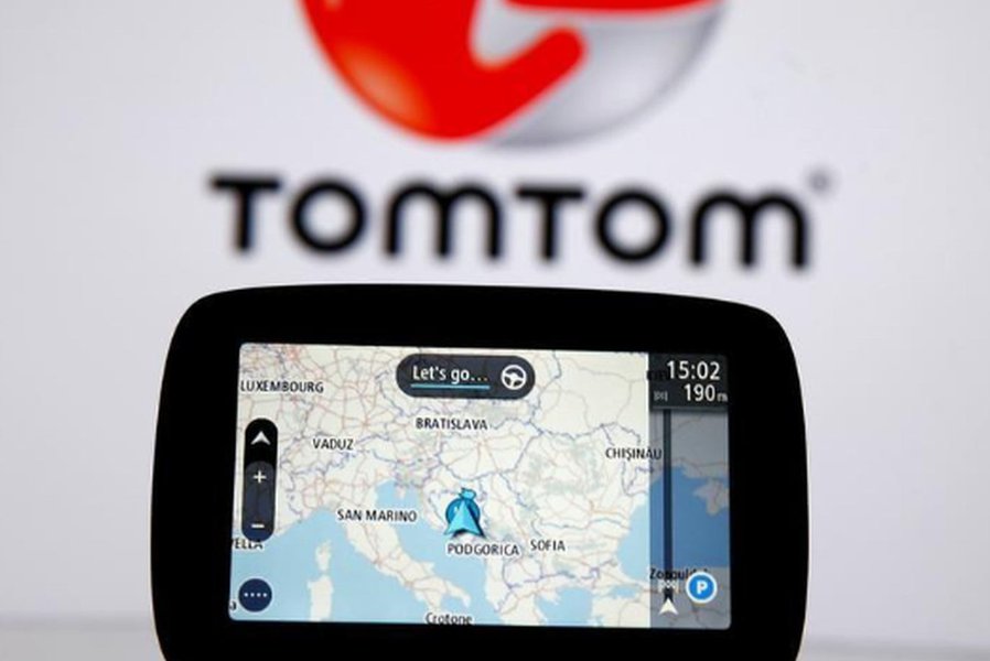 Ações da TomTom desabam após montadoras optarem por Google Maps Ações da TomTom desabam após montadoras optarem por Google Maps