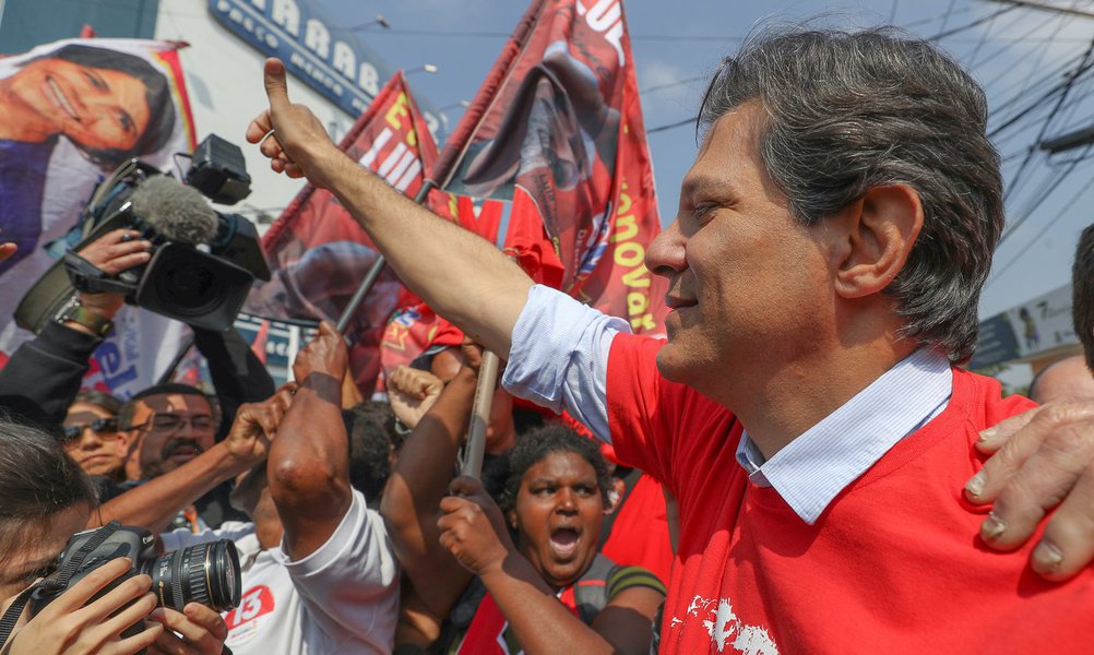 Haddad lidera na capital paulista (Foto: Stuckert) Haddad lidera na capital paulista