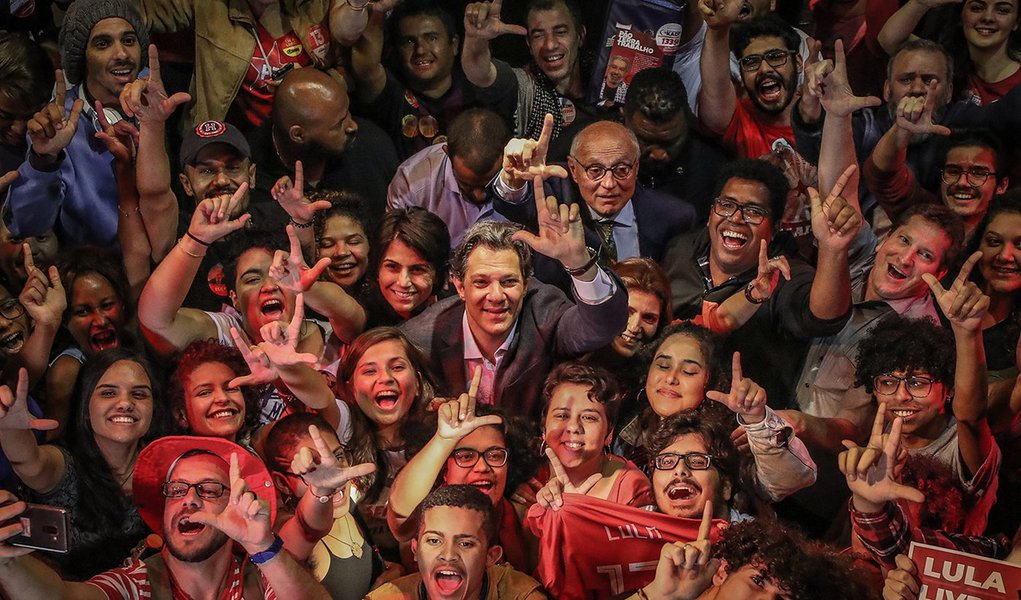 O que é viver senão lutar? A Presidência de Haddad (Foto: Ricardo Stuckert) www.brasil247.com - O que é viver senão lutar? A Presidência de Haddad
