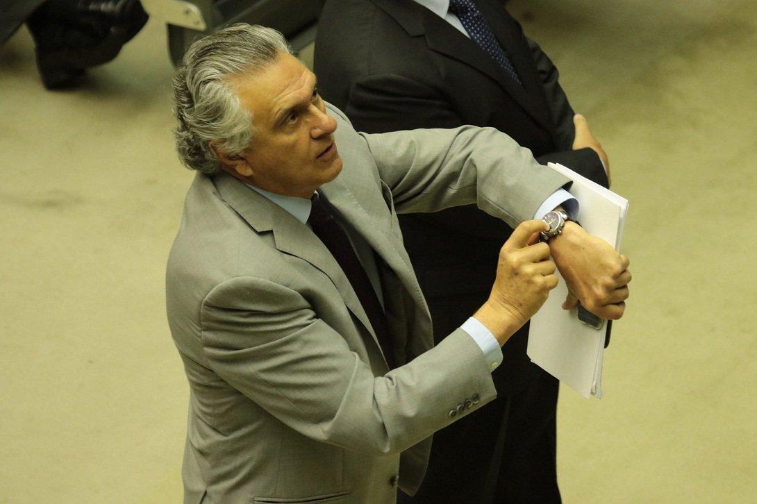 Caiado desrespeita lei eleitoral e é condenado Caiado desrespeita lei eleitoral e é condenado