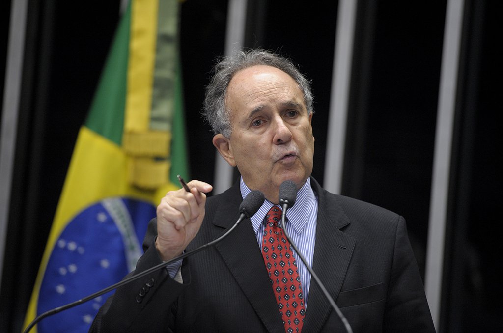 A quem Cristovam Buarque pensa que engana? (Foto: Pedro França - Ag. Senado) A quem Cristovam Buarque pensa que engana?