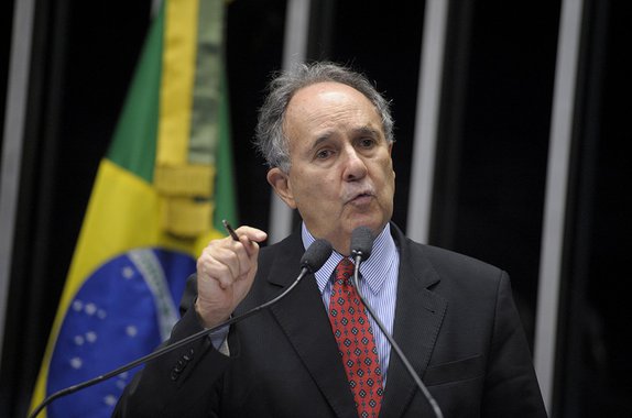 A quem Cristovam Buarque pensa que engana? (Foto: Pedro França - Ag. Senado) A quem Cristovam Buarque pensa que engana?