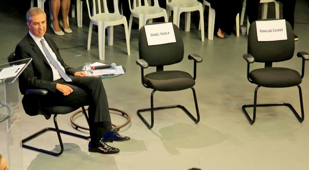 Caiado e Daniel fogem de debate e são alvos de críticas Caiado e Daniel fogem de debate e são alvos de críticas