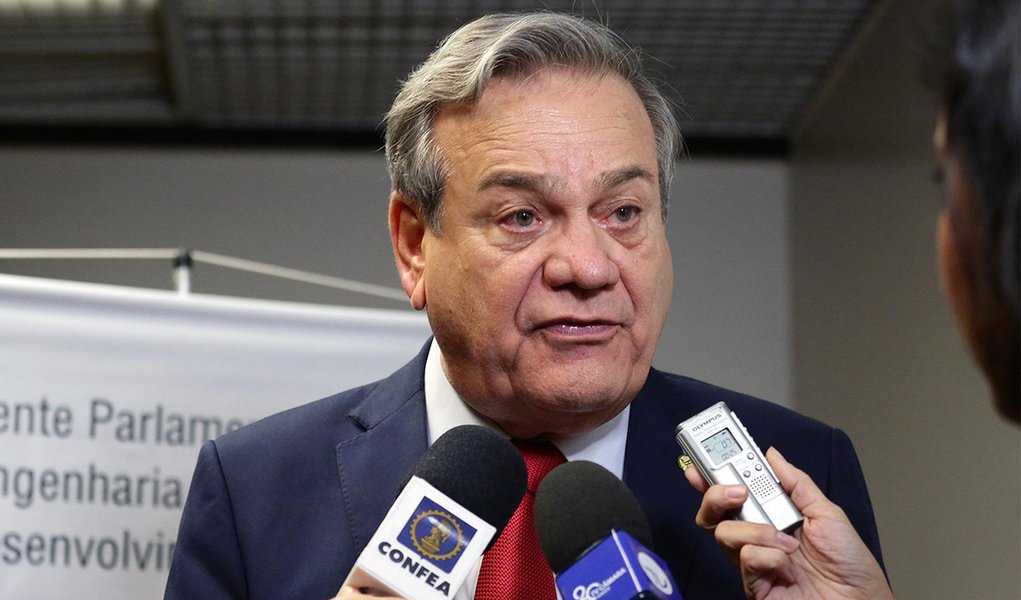 Lessa diz que justiça ‘rancorosa’ indeferiu sua candidatura Lessa diz que justiça ‘rancorosa’ indeferiu sua candidatura