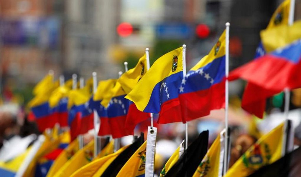 Reforçar o apoio à luta do povo venezuelano contra a ingerência Reforçar o apoio à luta do povo venezuelano contra a ingerência