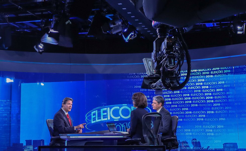 Haddad enfrenta Globo e sai maior na campanha Haddad enfrenta Globo e sai maior na campanha