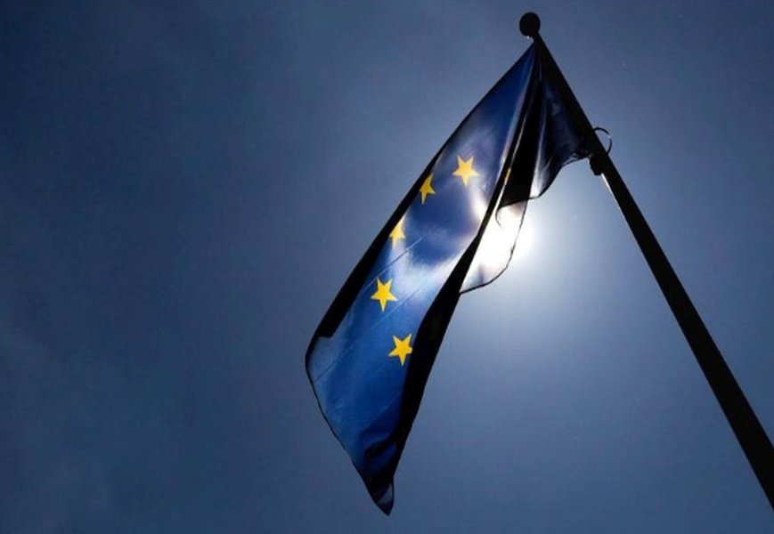 Parlamentares da UE rejeitam reforma de direitos autorais Parlamentares da UE rejeitam reforma de direitos autorais