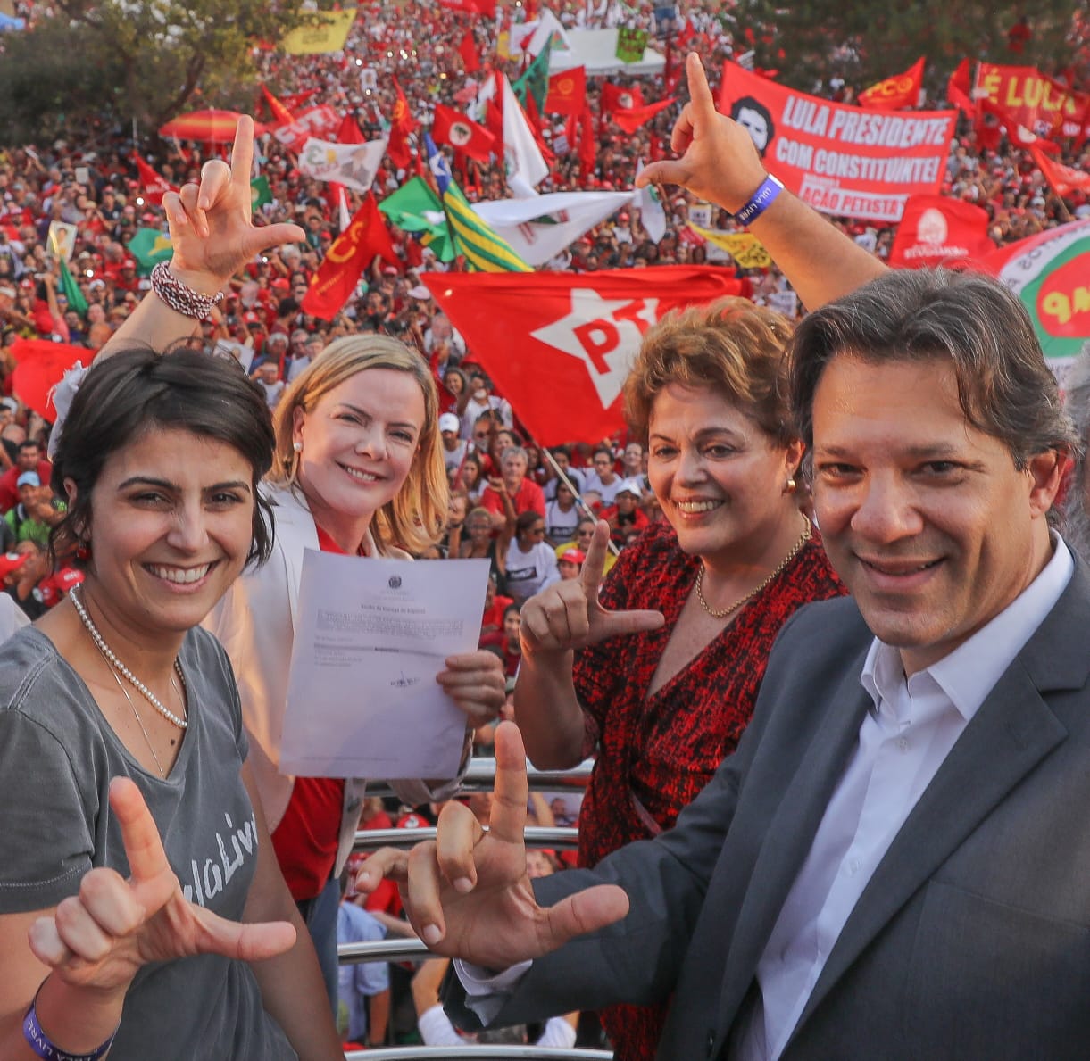 Até os jornais da oligarquia admitem vitória de Haddad (Foto: Ricardo Stuckert) Até os jornais da oligarquia admitem vitória de Haddad