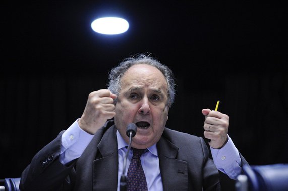 Aliado do Golpe contra Dilma, Cristovam Buarque pode ficar fora do Senado (Foto: Edmilson Rodrigues/Agência Senado) Aliado do Golpe contra Dilma, Cristovam Buarque pode ficar fora do Senado