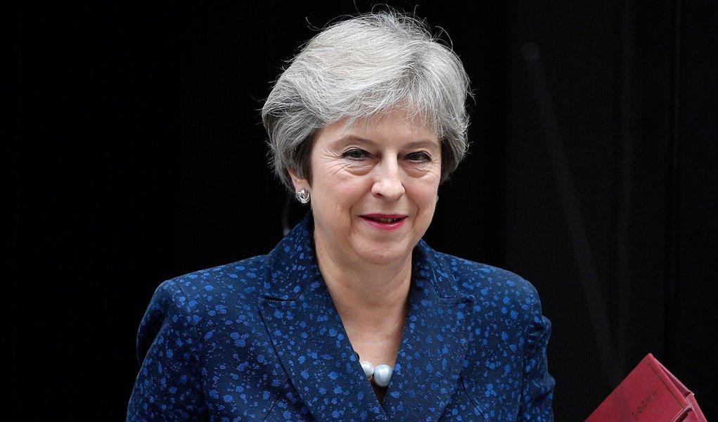 Premiê May enfrenta voto de desconfiança após derrota histórica (Foto: REUTERS/Toby Melville) Premiê May enfrenta voto de desconfiança após derrota histórica