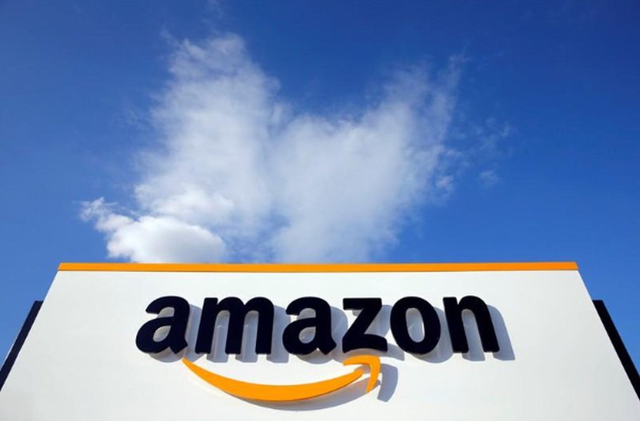 Amazon considera abrir mais de 3 mil lojas sem caixas até 2021, diz Bloomberg Amazon considera abrir mais de 3 mil lojas sem caixas até 2021, diz Bloomberg