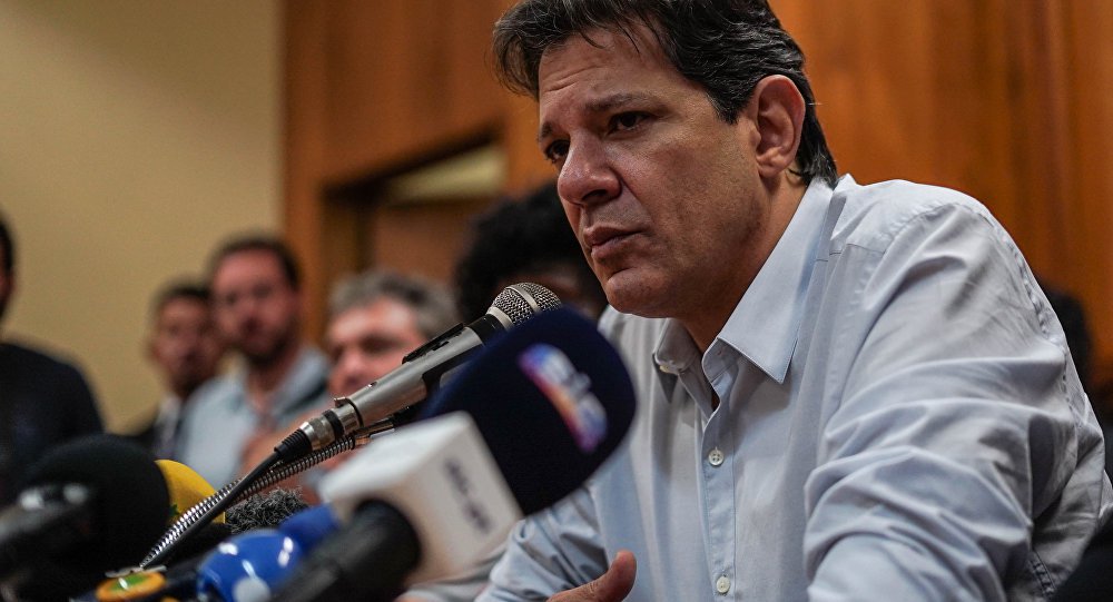 Haddad: erramos ao não promover a reforma política Haddad: erramos ao não promover a reforma política