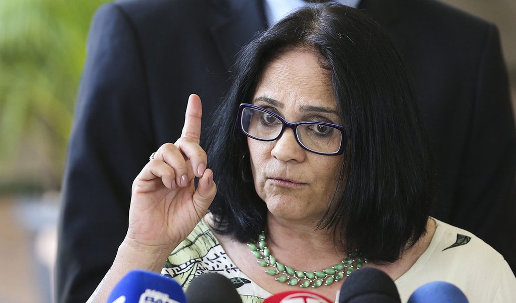 Damares diz há corrupção na Funai e anuncia rever atuação de ONGs (Foto: Valter Campanato/Agência Brasil) Damares diz há corrupção na Funai e anuncia rever atuação de ONGs
