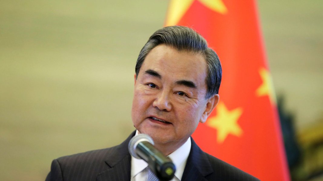 China diz que EUA devem parar com mania de perseguição e de criar rivais China diz que EUA devem parar com mania de perseguição e de criar rivais