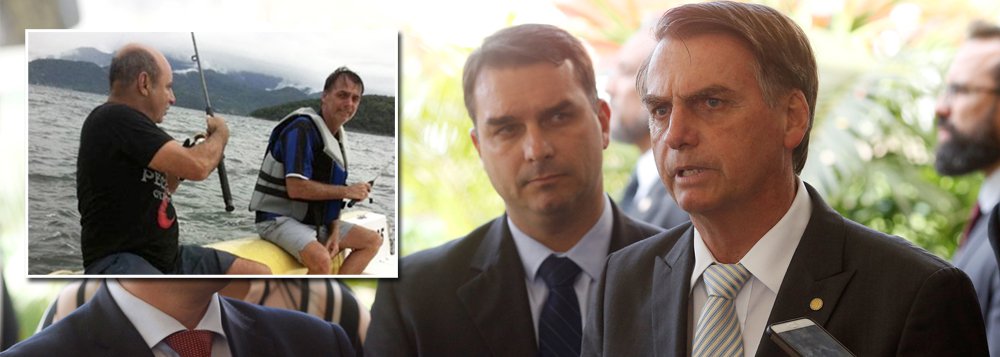 O sumiço do assessor dos Bolsonaro O sumiço do assessor dos Bolsonaro