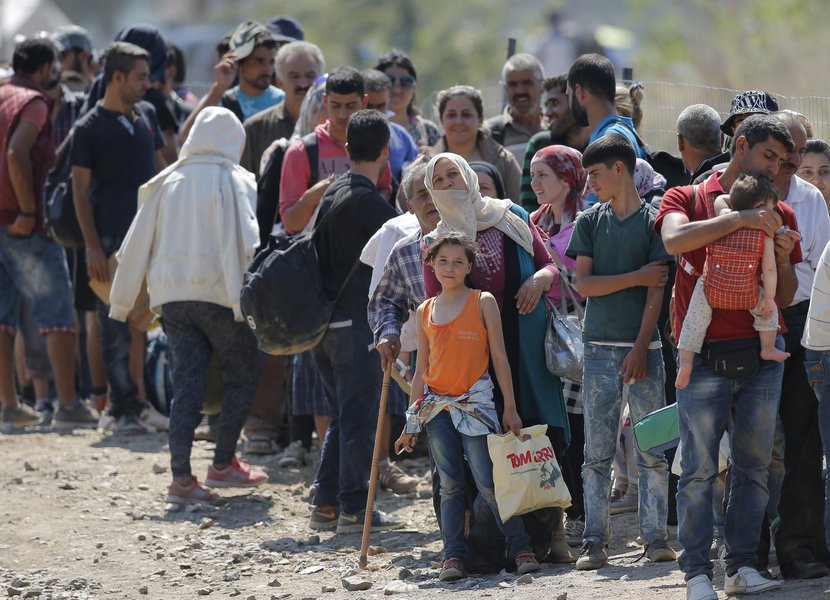 Bolsonaro deixará pacto de migração e deve dificultar entrada de refugiados (Foto: VALDRIN XHEMAJ) Bolsonaro deixará pacto de migração e deve dificultar entrada de refugiados