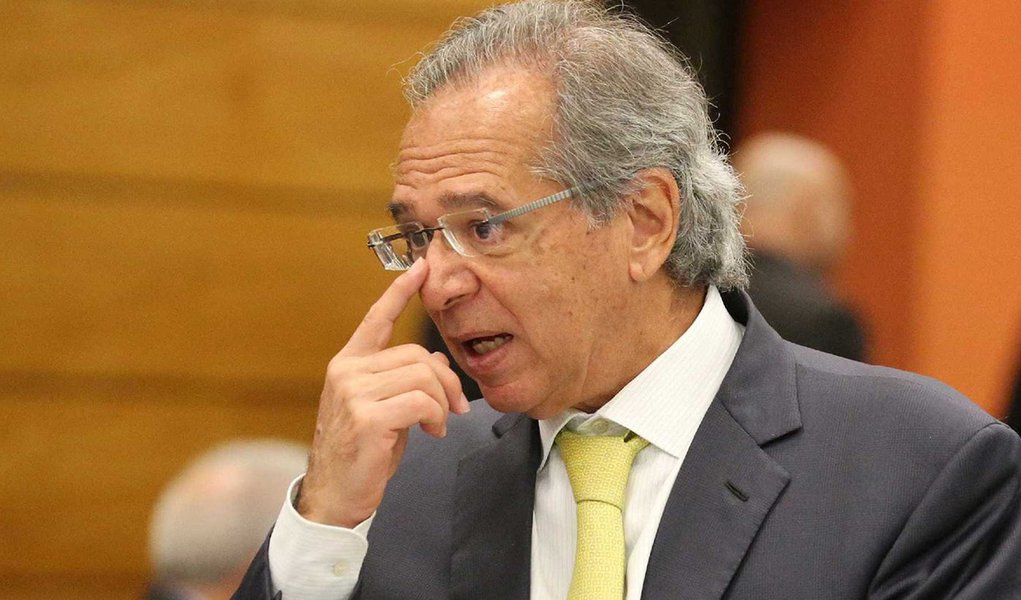 Paulo Guedes sobre divisão de recurso de petróleo: 'tá difícil' (Foto: Reuters) Paulo Guedes sobre divisão de recurso de petróleo: 'tá difícil'